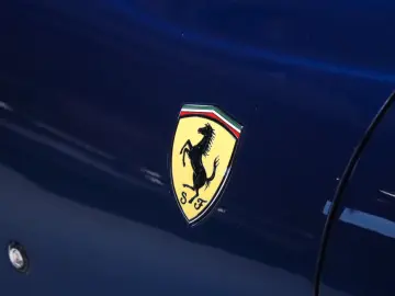 FERRARI 812 Superfast - Carbon - Lift - Display