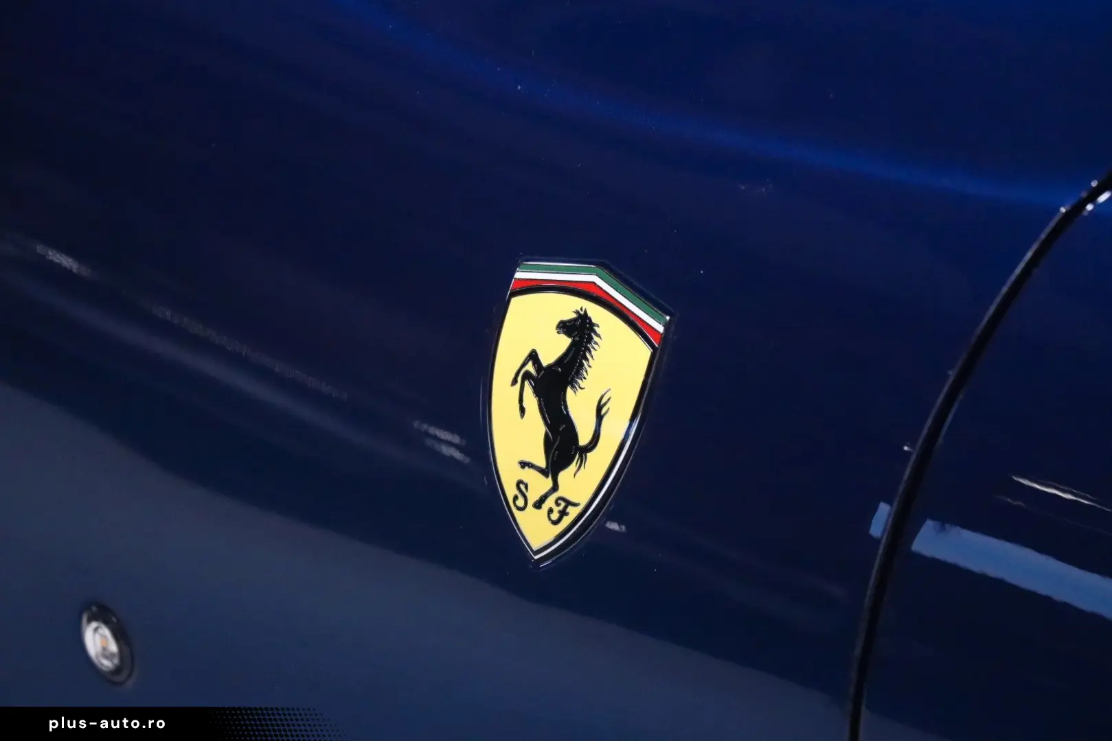 FERRARI 812 Superfast - Carbon - Lift - Display