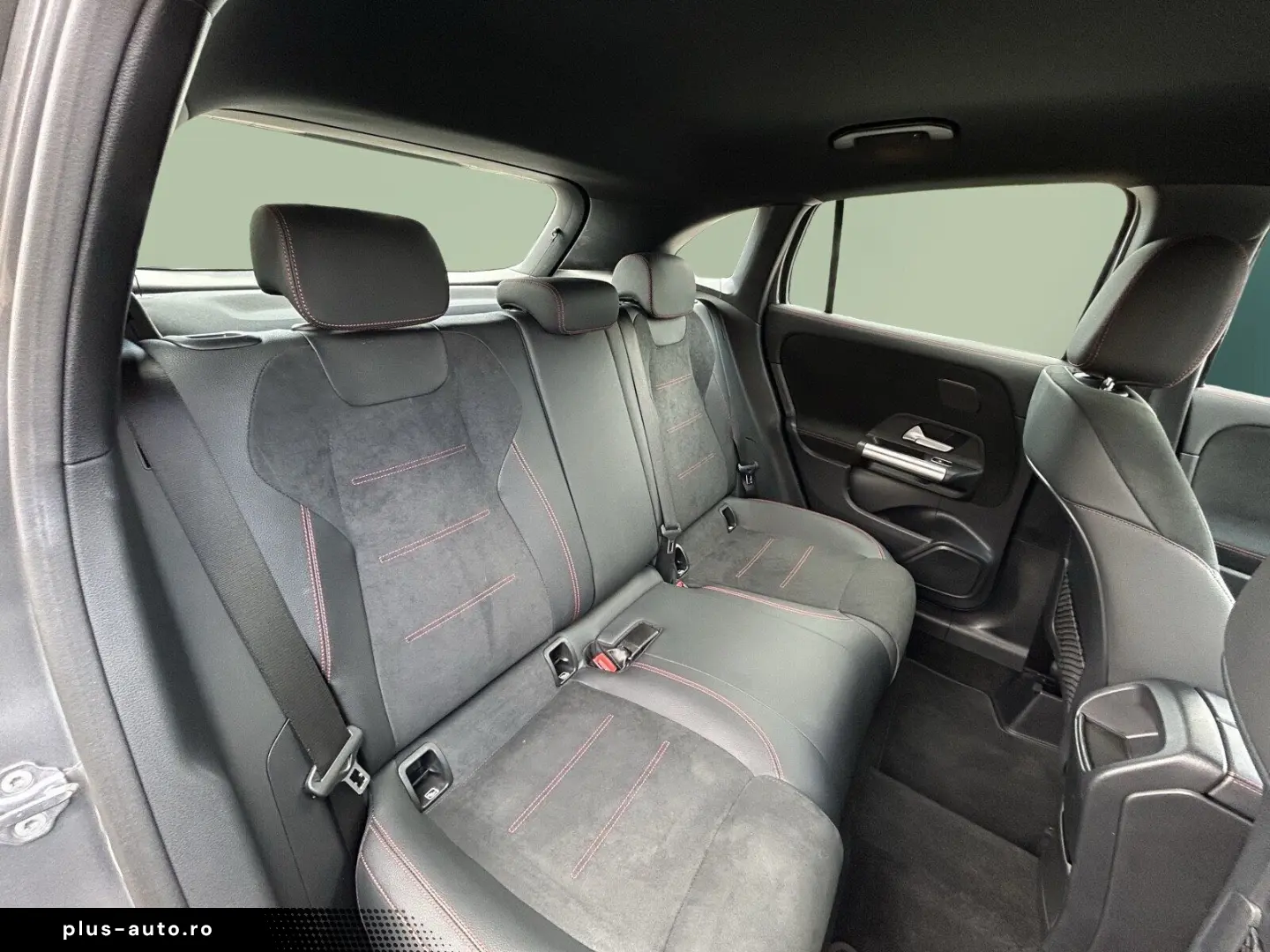 MERCEDES-BENZ GLA 250 4M AMG 360 DISTR MULTIBEAM SOUND EASYP