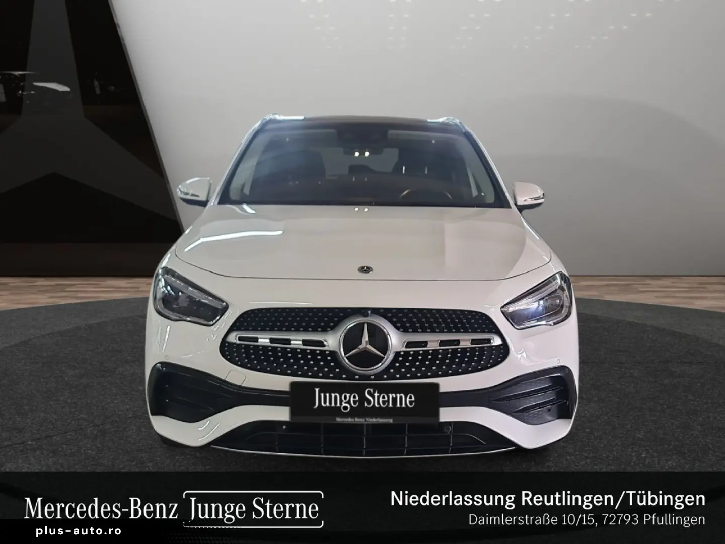 MERCEDES-BENZ GLA 250 4M AMG Dist Pano Mbeam AHK 360  Keyl