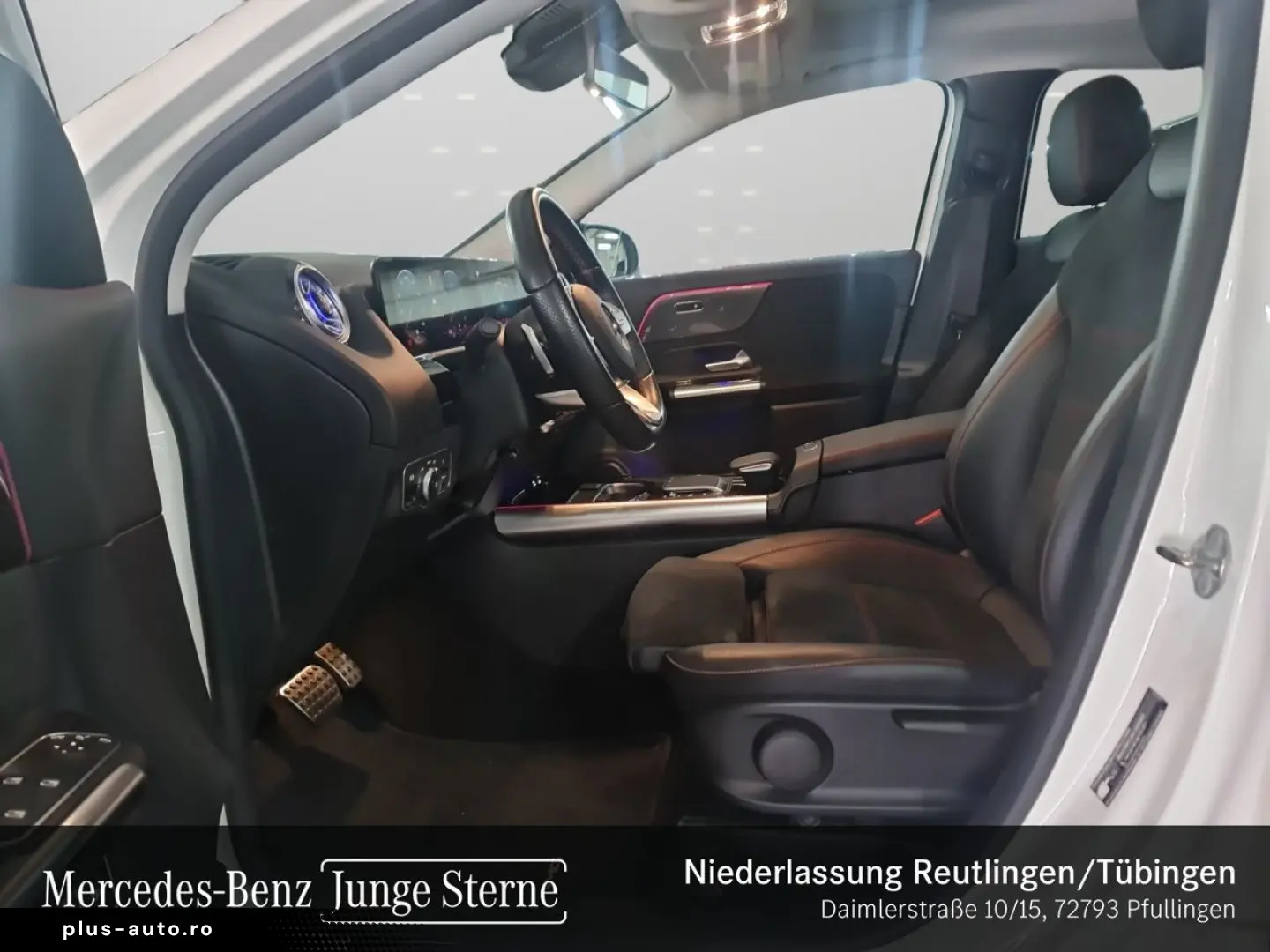 MERCEDES-BENZ GLA 250 4M AMG Dist Pano Mbeam AHK 360  Keyl