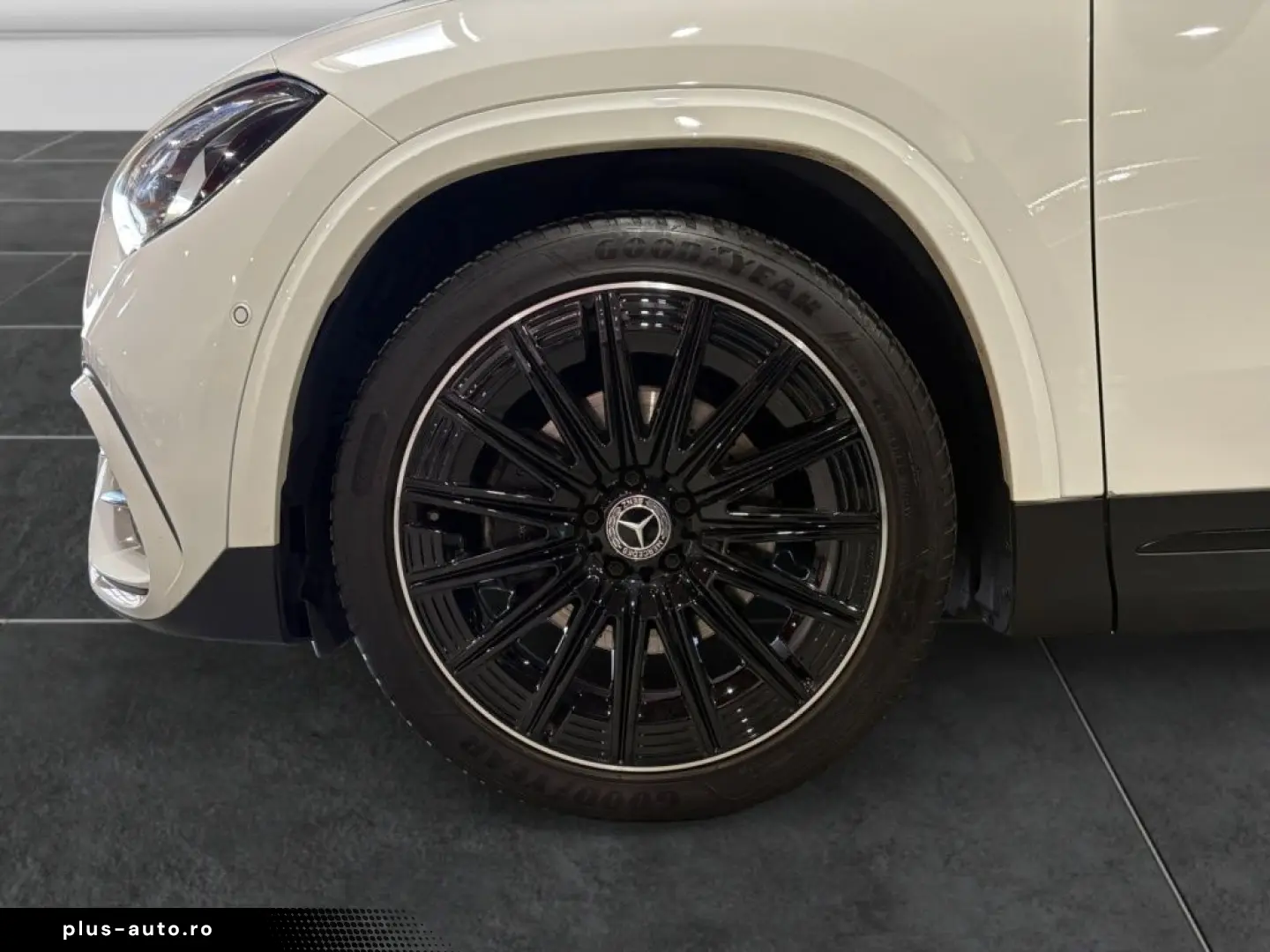 MERCEDES-BENZ GLA 220 4M AMG MBEAM BURM NIGHT DISTR SHZ AMBI