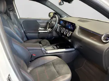 MERCEDES-BENZ GLA 220 4M AMG MBEAM BURM NIGHT DISTR SHZ AMBI