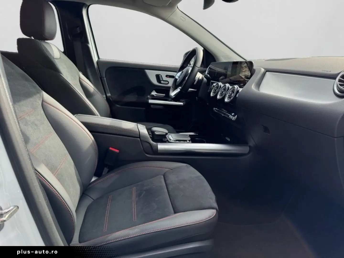 MERCEDES-BENZ GLA 2023 — imagine 11
