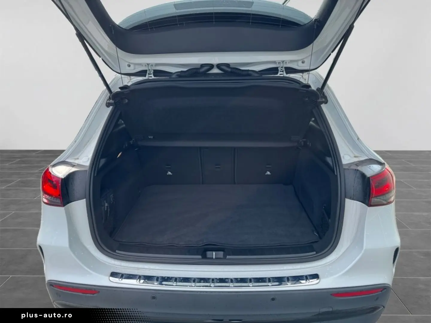 MERCEDES-BENZ GLA 2023 — imagine 12