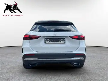 MERCEDES-BENZ GLA 250 4M AMG line MultibeamLED 360  Memory