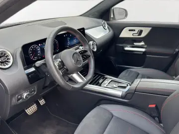 MERCEDES-BENZ GLA 250 4M AMG line MultibeamLED 360  Memory