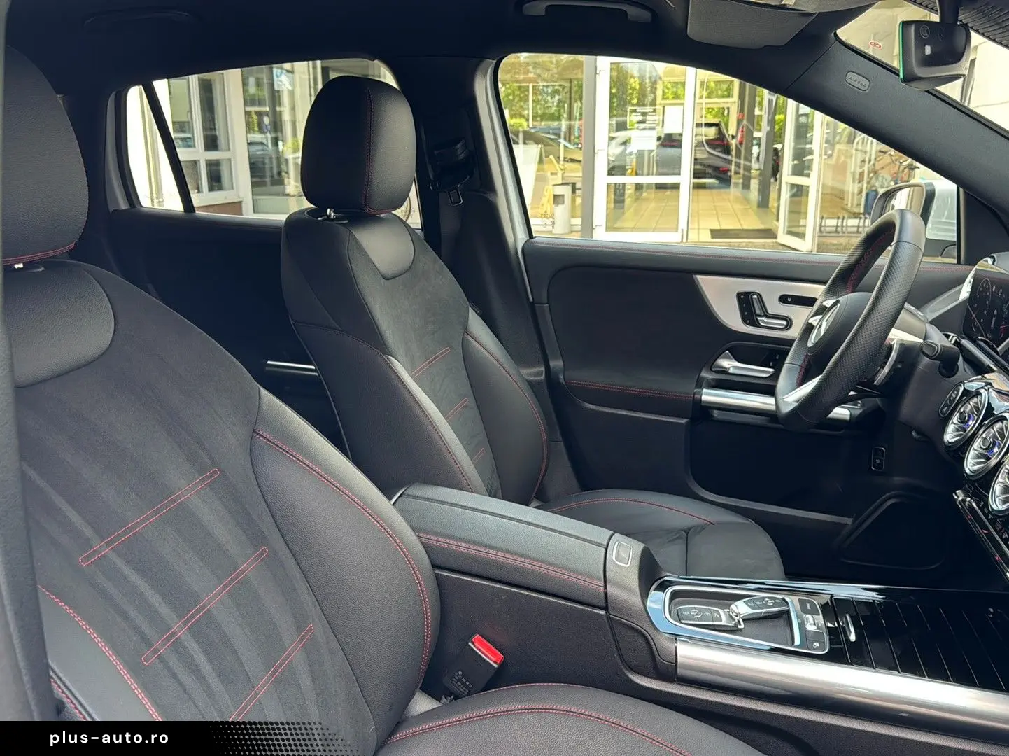 MERCEDES-BENZ GLA 250 4M AMG line MultibeamLED 360  Memory