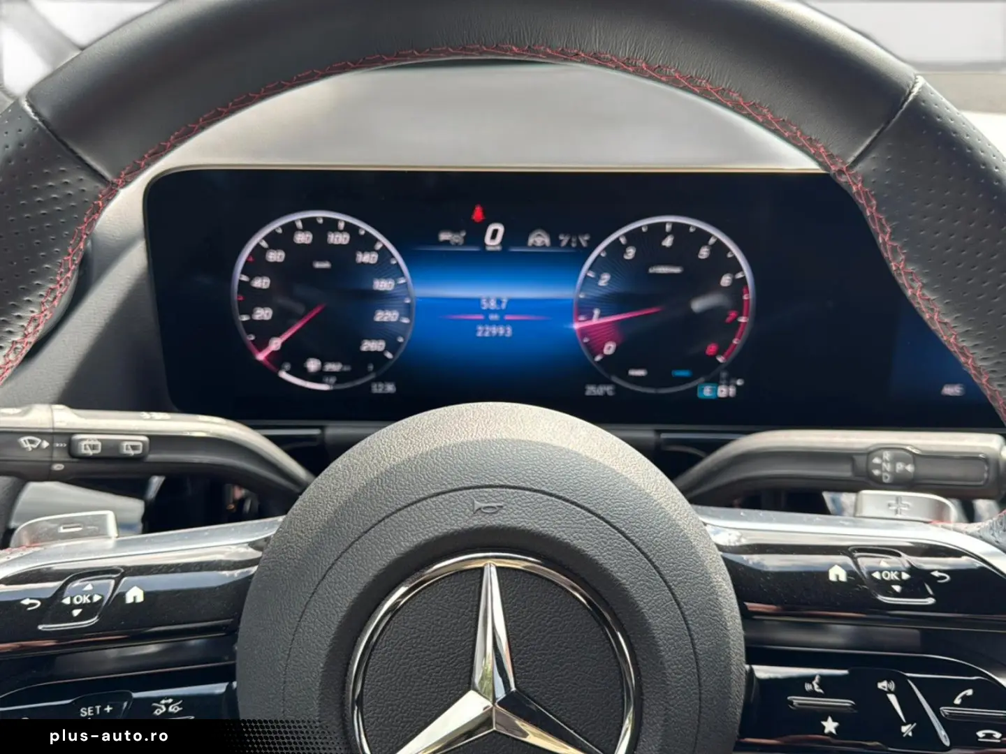 MERCEDES-BENZ GLA 250 4M AMG line MultibeamLED 360  Memory