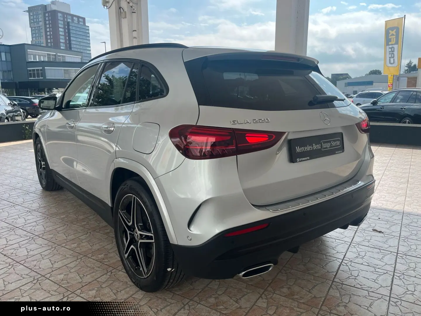 MERCEDES-BENZ GLA 220 4M AMG Line Pano.-Dach Memory &hellip;