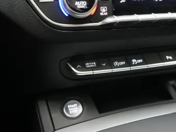 AUDI Q5 40 TDI quattro S tronic Leder Temp Kamera Pan