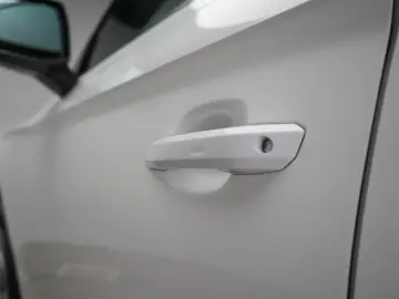 AUDI Q5 40 TDI quattro S tronic Leder Temp Kamera Pan