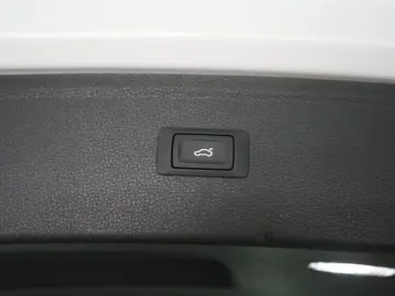 AUDI Q5 40 TDI quattro S tronic Leder Temp Kamera Pan