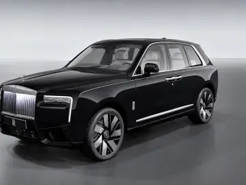 Rolls-Royce Cullinan Silver Badge  2026   5 Seats   On stock