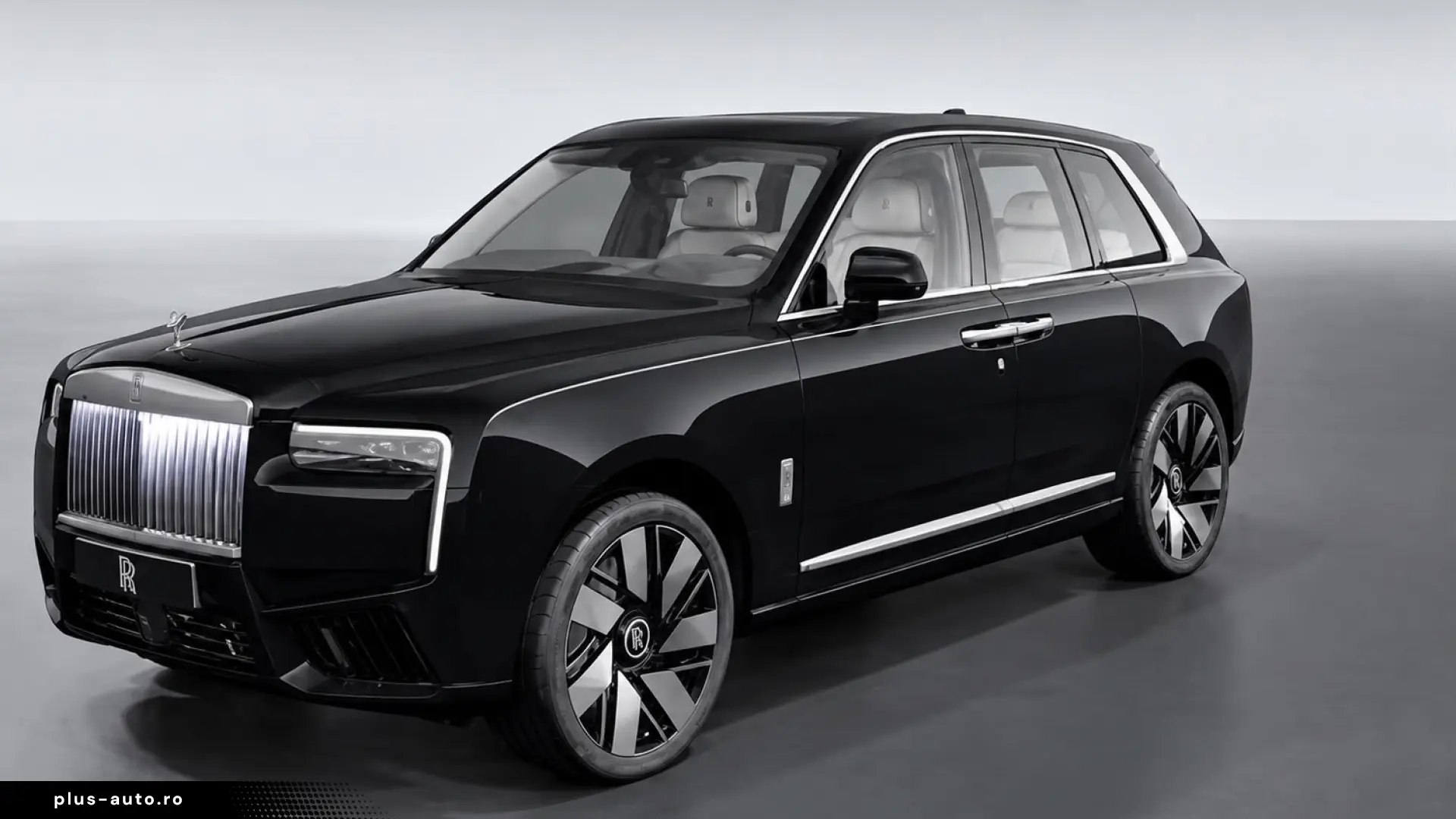 Rolls-Royce Cullinan Silver Badge  2026   5 Seats   On stock