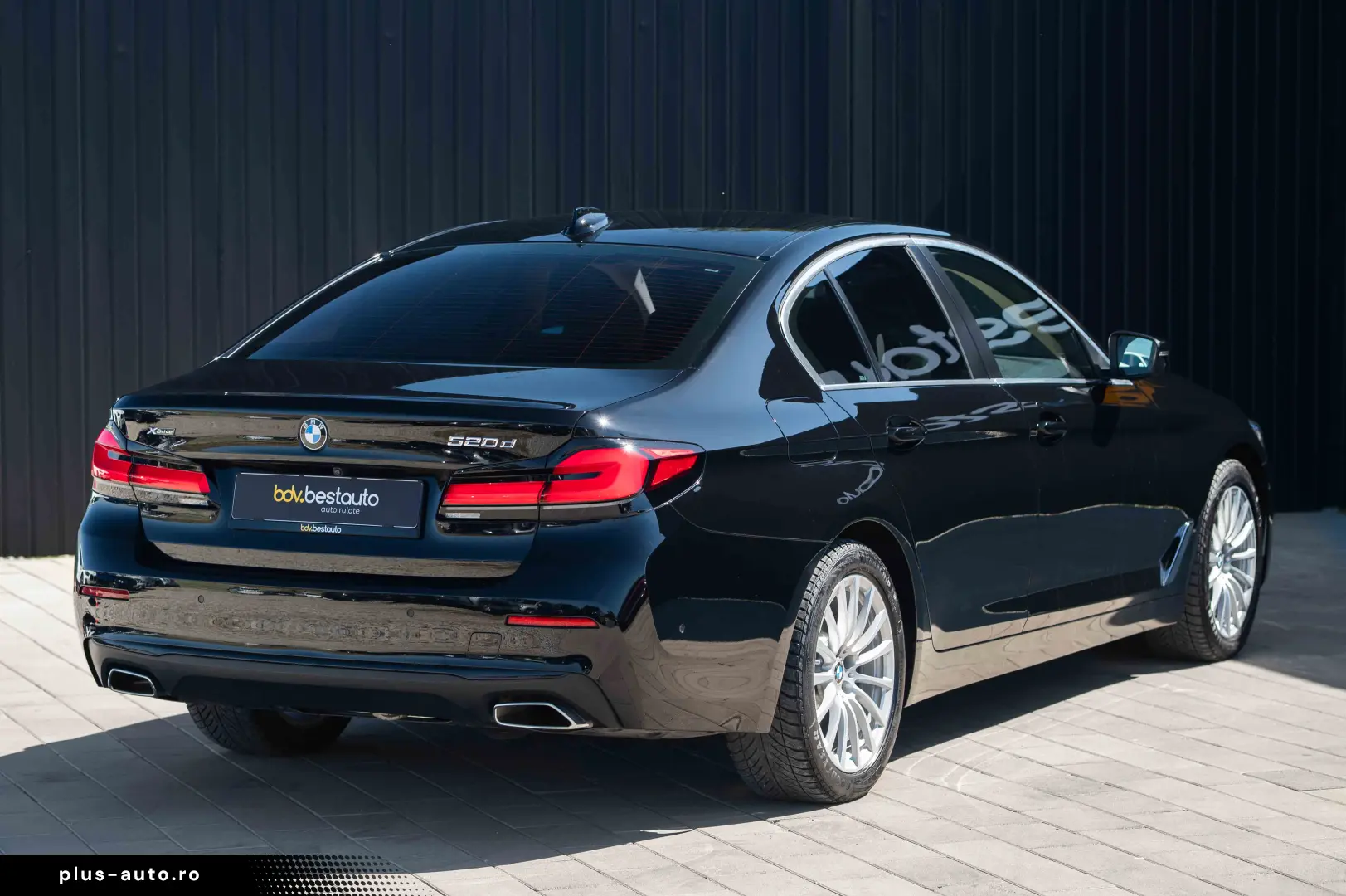 BMW Seria 5 520d xDrive Aut. Luxury Line