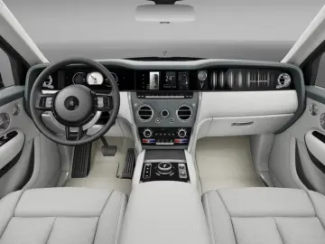Rolls-Royce Cullinan Silver Badge  2026   4 Seats   On stock
