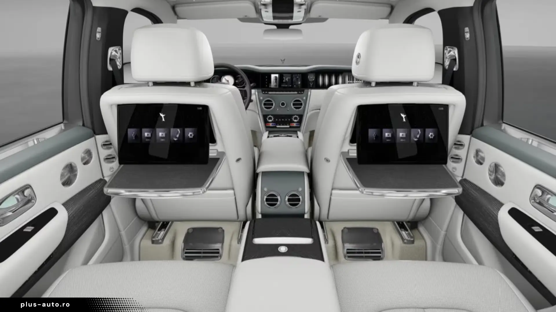 Rolls-Royce Cullinan Silver Badge  2026   4 Seats   On stock