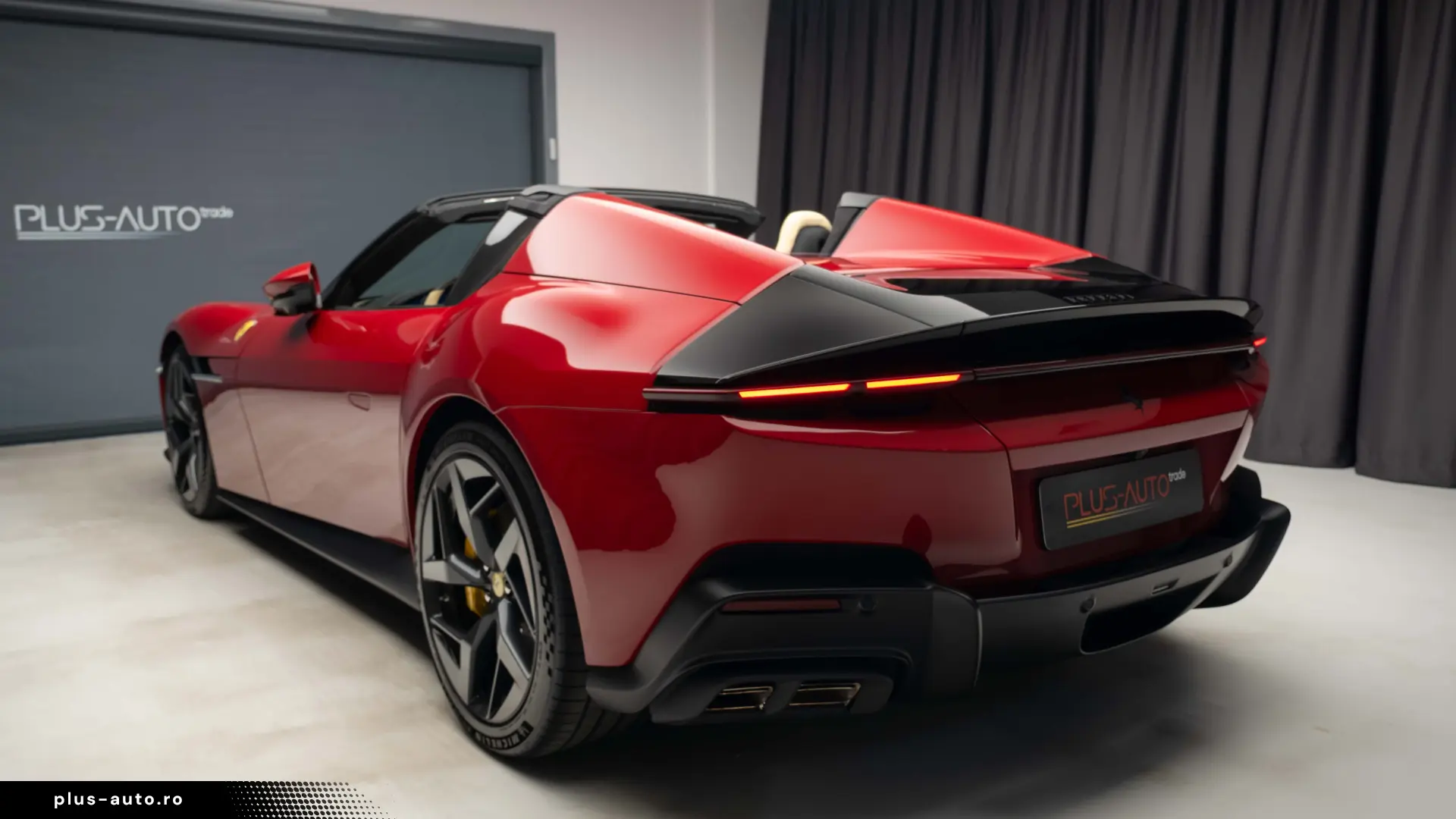 Ferrari 12Cilindri Spider Rosso Mugello LIFT Passenger