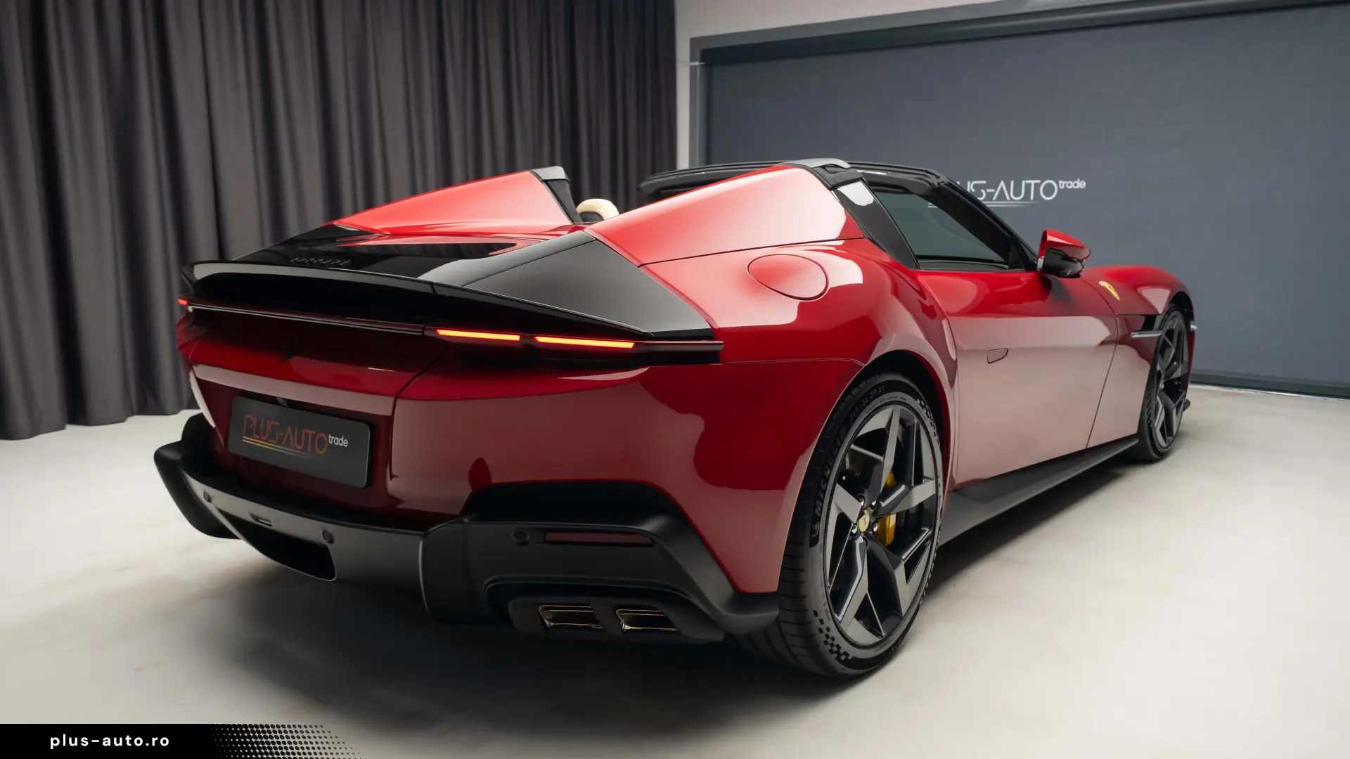 Ferrari 12Cilindri Spider Rosso Mugello LIFT Passenger