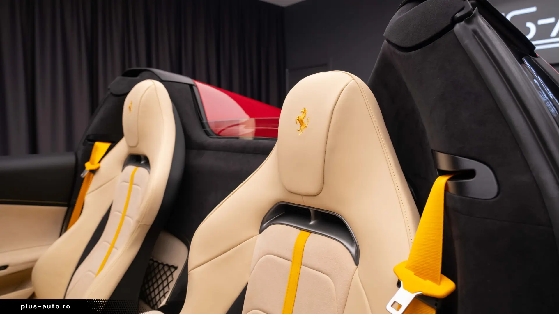 Ferrari 12Cilindri Spider Rosso Mugello LIFT Passenger