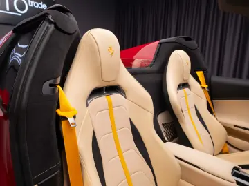 Ferrari 12Cilindri Spider Rosso Mugello LIFT Passenger