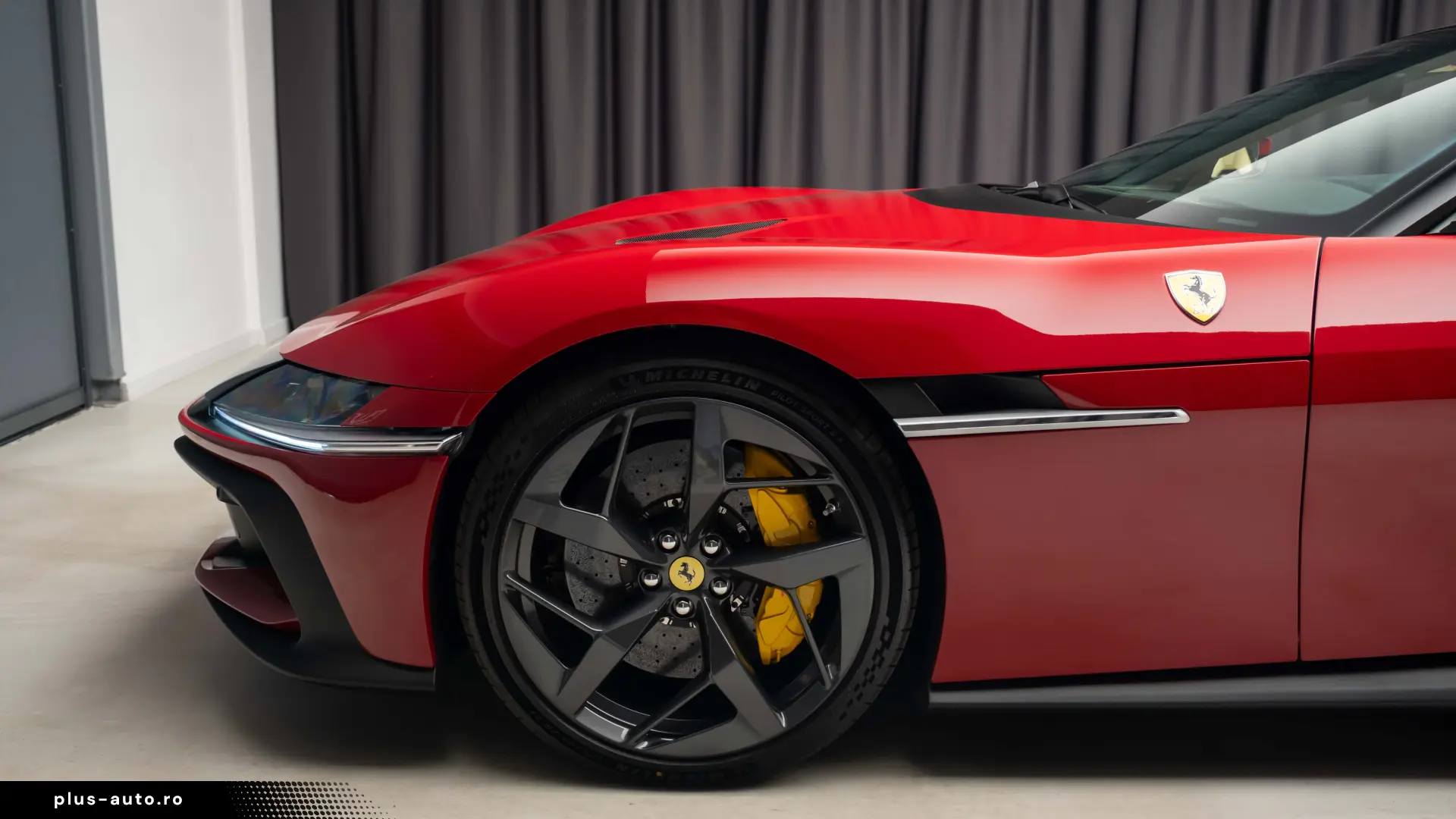 Ferrari 12Cilindri Spider Rosso Mugello LIFT Passenger