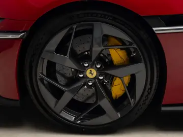 Ferrari 12Cilindri Spider Rosso Mugello LIFT Passenger