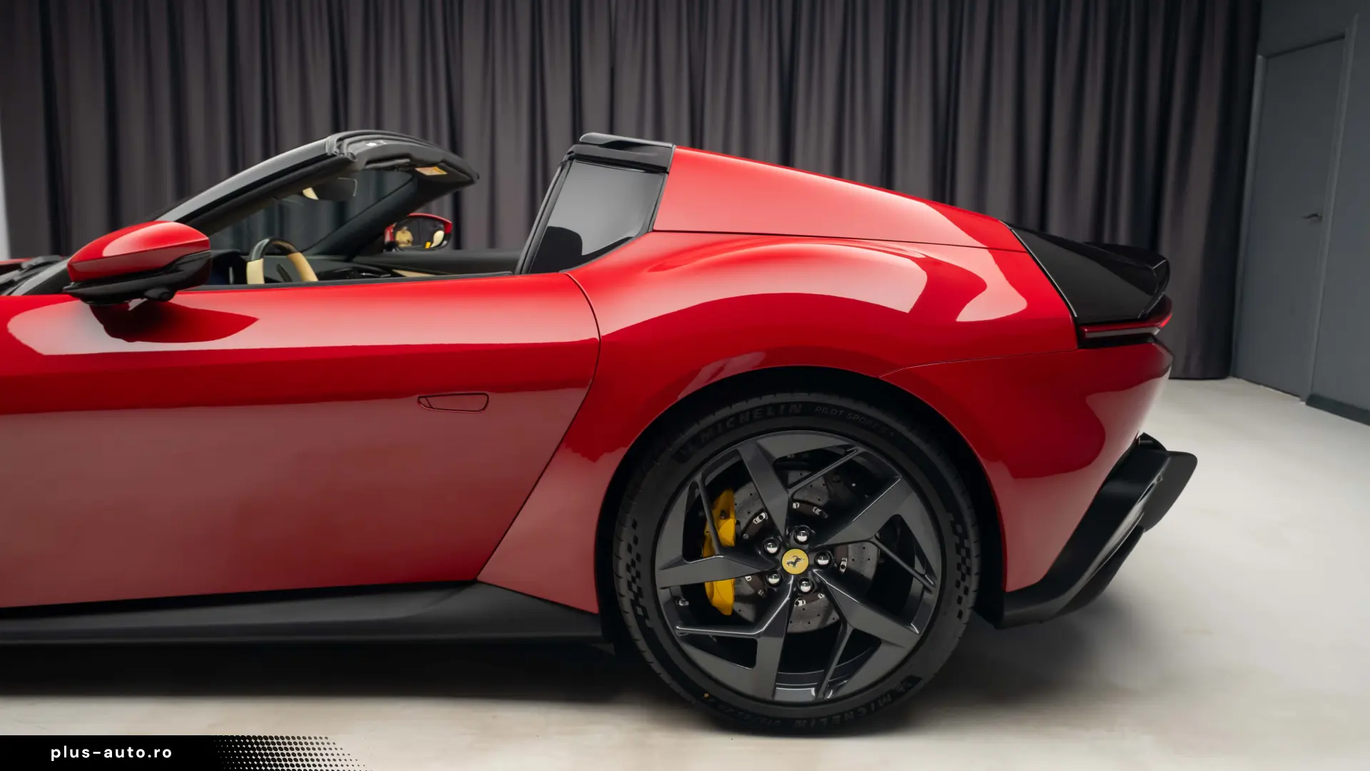 Ferrari 12Cilindri Spider Rosso Mugello LIFT Passenger