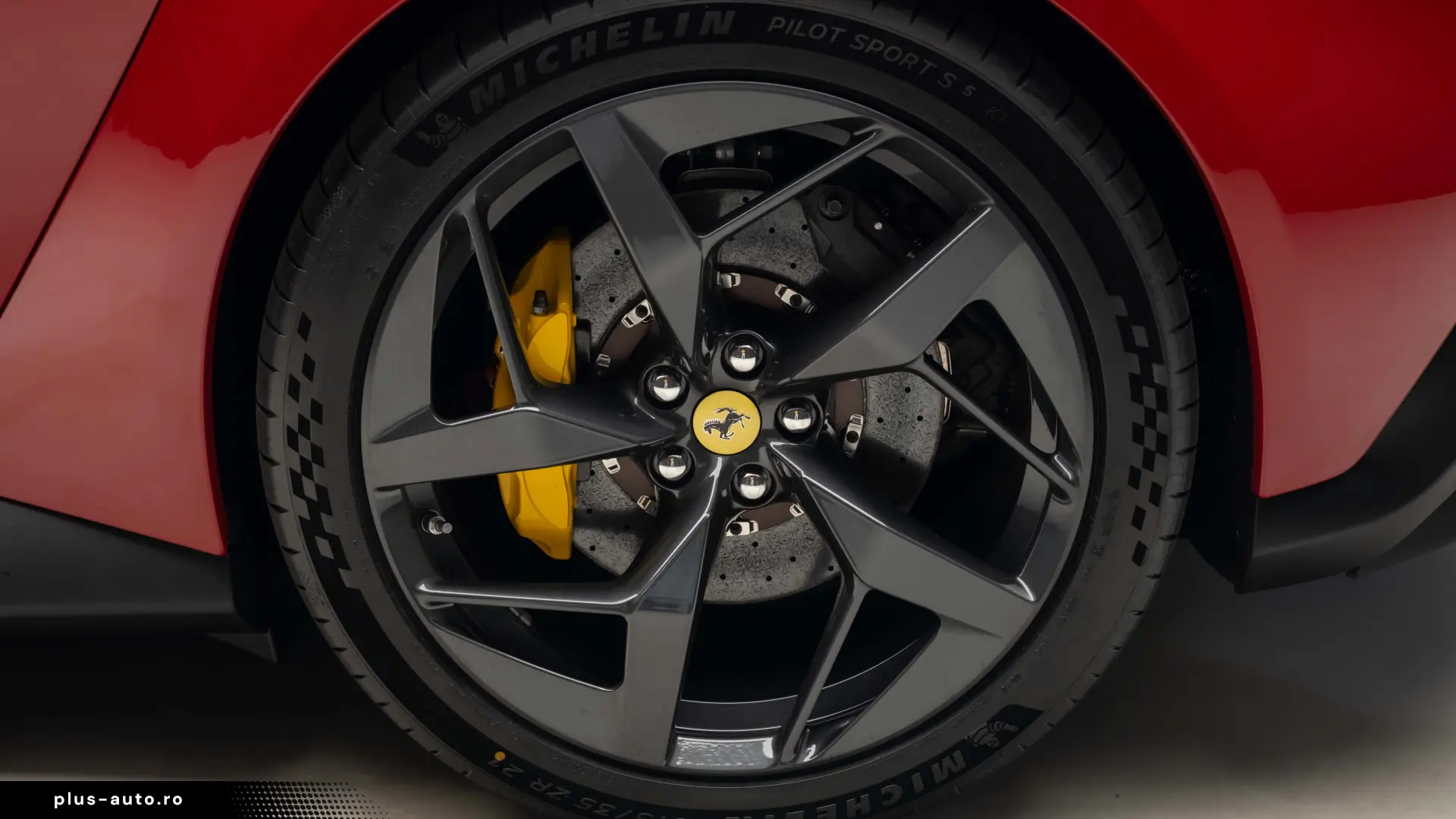 Ferrari 12Cilindri Spider Rosso Mugello LIFT Passenger