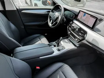 BMW 520i AHK PA KAMERA SHZ LED NAVI