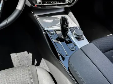 BMW 520i AHK PA KAMERA SHZ LED NAVI