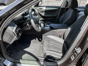 BMW 520i AHK PA KAMERA SHZ LED NAVI