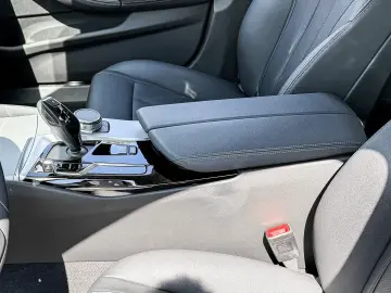BMW 520i AHK PA KAMERA SHZ LED NAVI