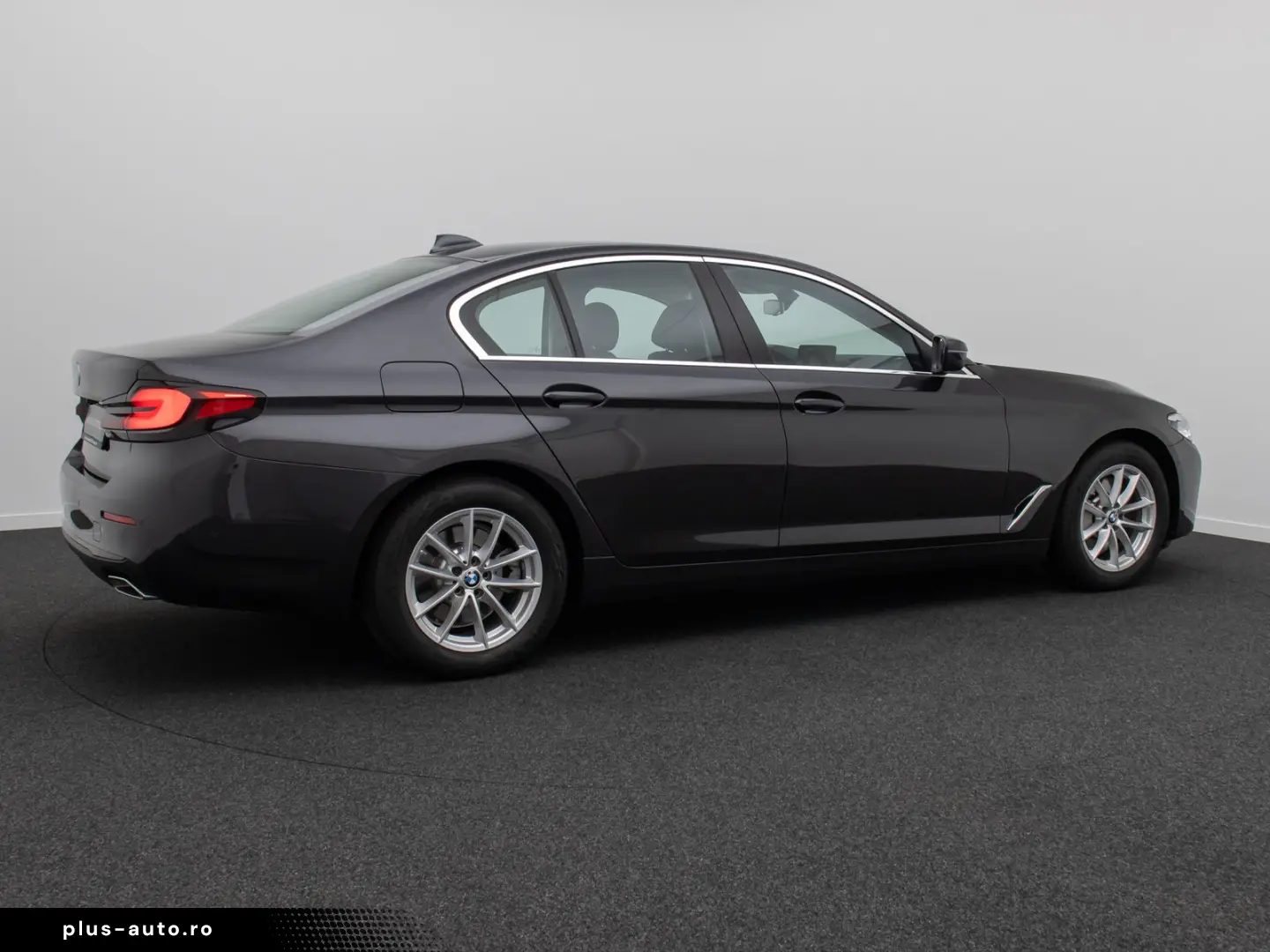 BMW 530i DriveAss Alarm DAB Kamera Leder Parkassist