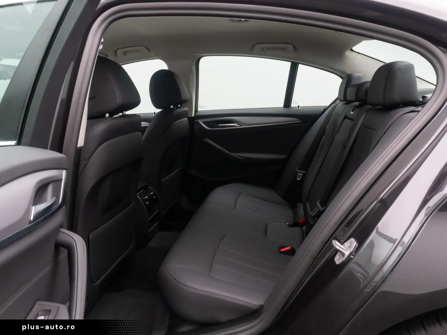 BMW 530i DriveAss Alarm DAB Kamera Leder Parkassist