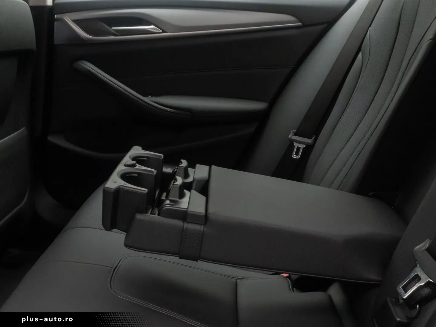 BMW 530i DriveAss Alarm DAB Kamera Leder Parkassist