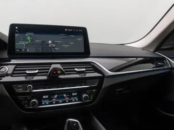 BMW 530i HUD DAB Leder Alarm Komfort 4xKlima M Sport