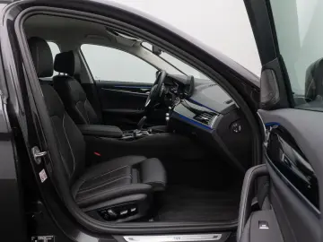 BMW 530i HUD DAB Leder Alarm Komfort 4xKlima M Sport