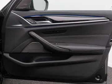 BMW 530i HUD DAB Leder Alarm Komfort 4xKlima M Sport