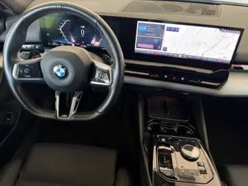 BMW 520i SAG M Sport LED  ACC K-ZUG SH CAM H-Klappe