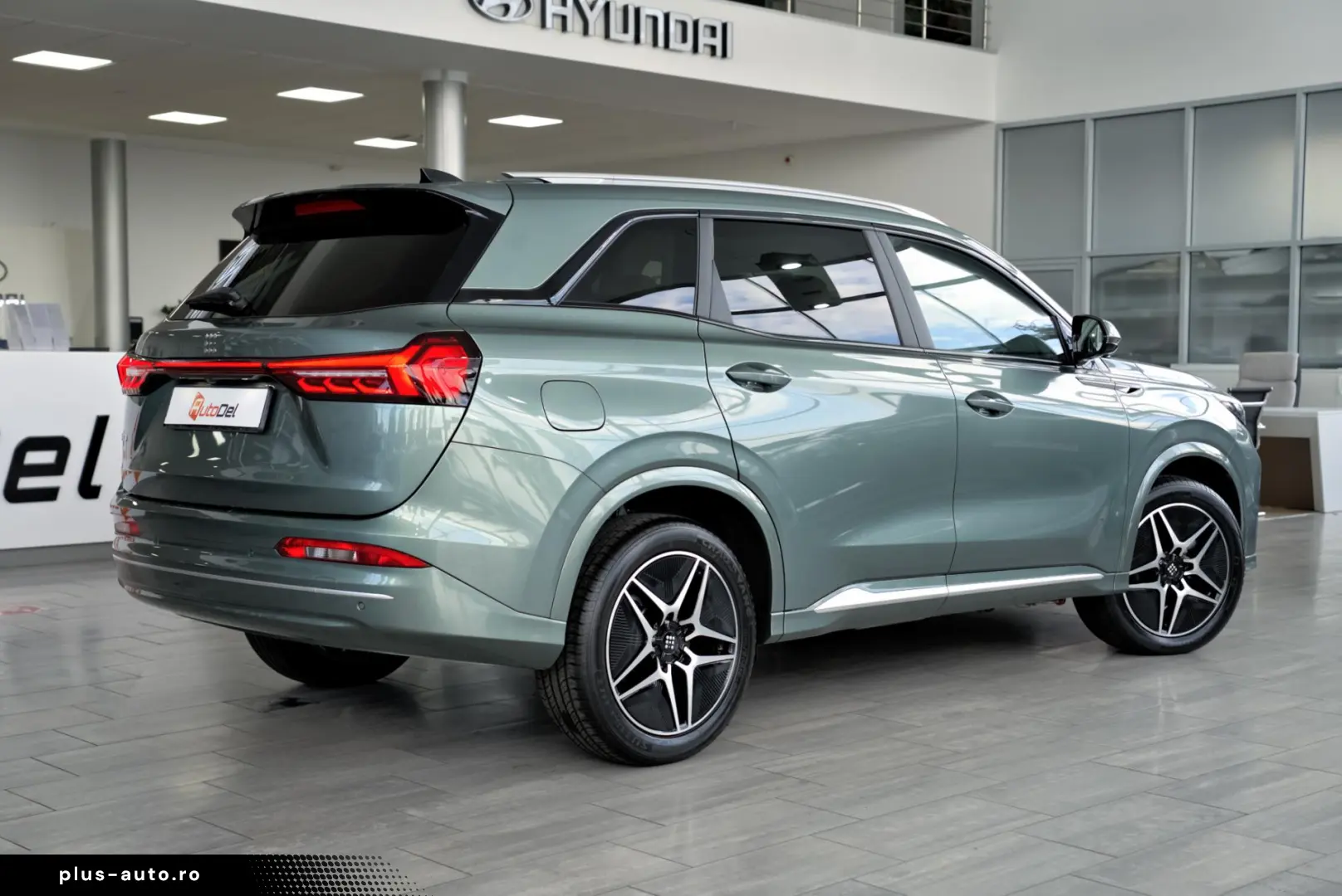 DFSK E5 1.5 2WD 174CP PHEV 7 locuri