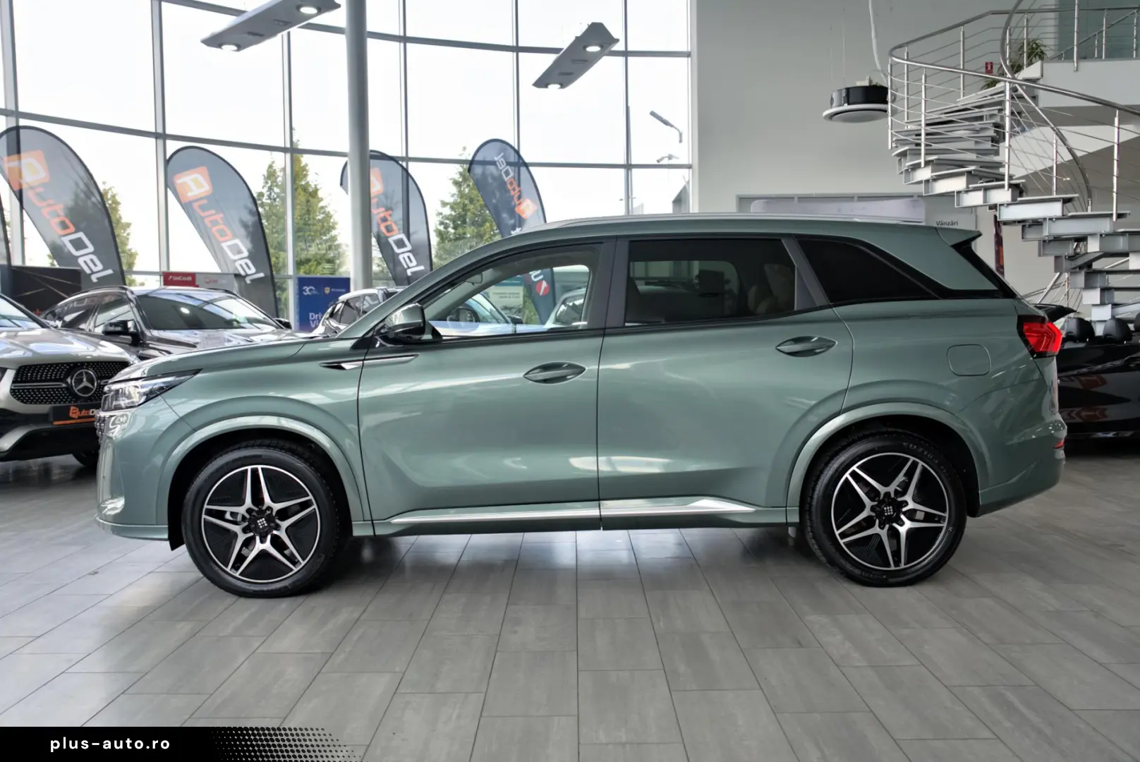 DFSK E5 1.5 2WD 174CP PHEV 7 locuri