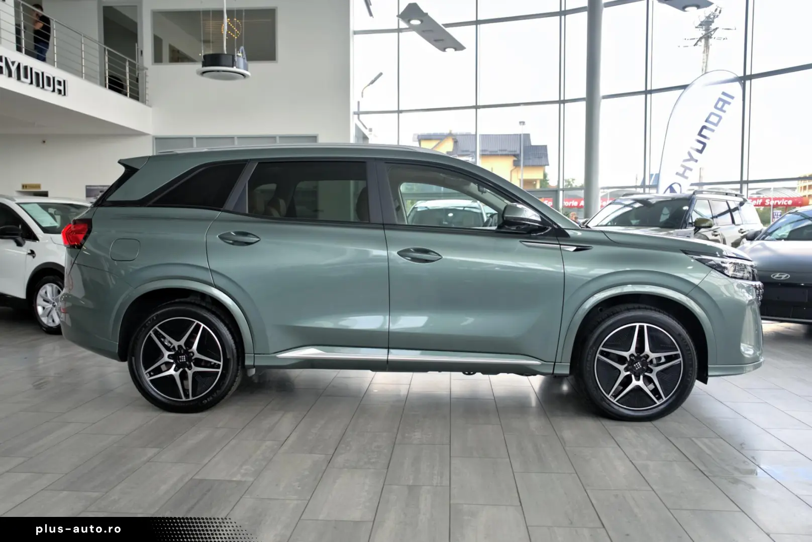 DFSK E5 1.5 2WD 174CP PHEV 7 locuri