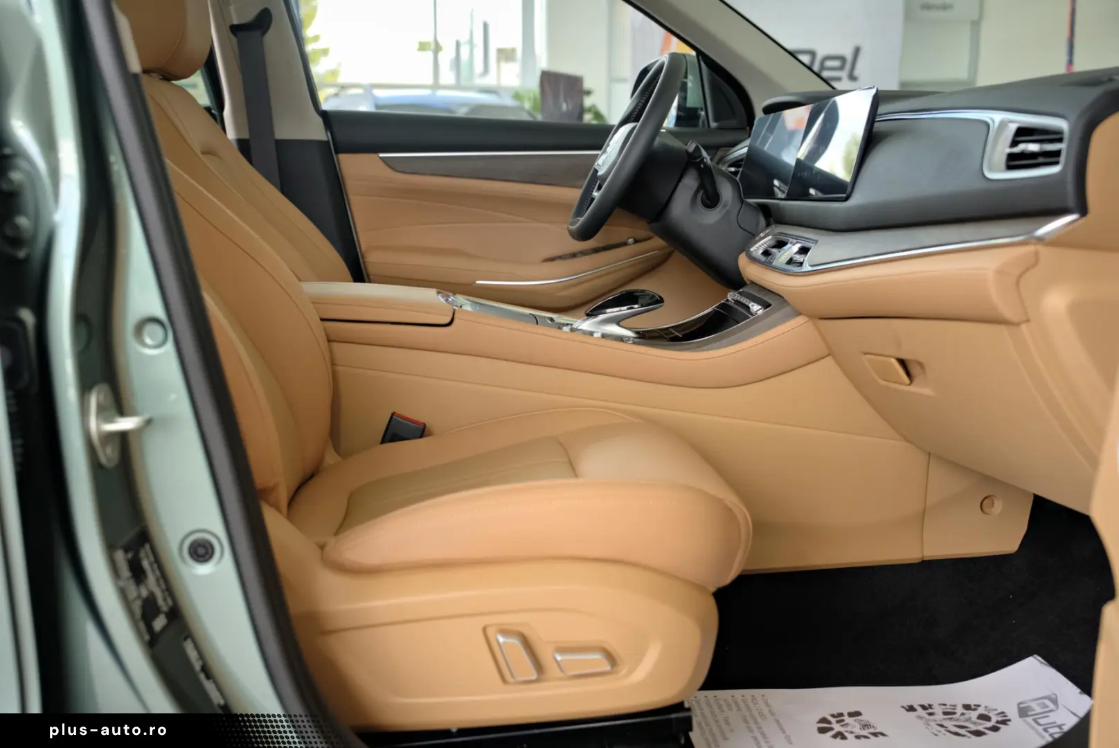 DFSK E5 1.5 2WD 174CP PHEV 7 locuri
