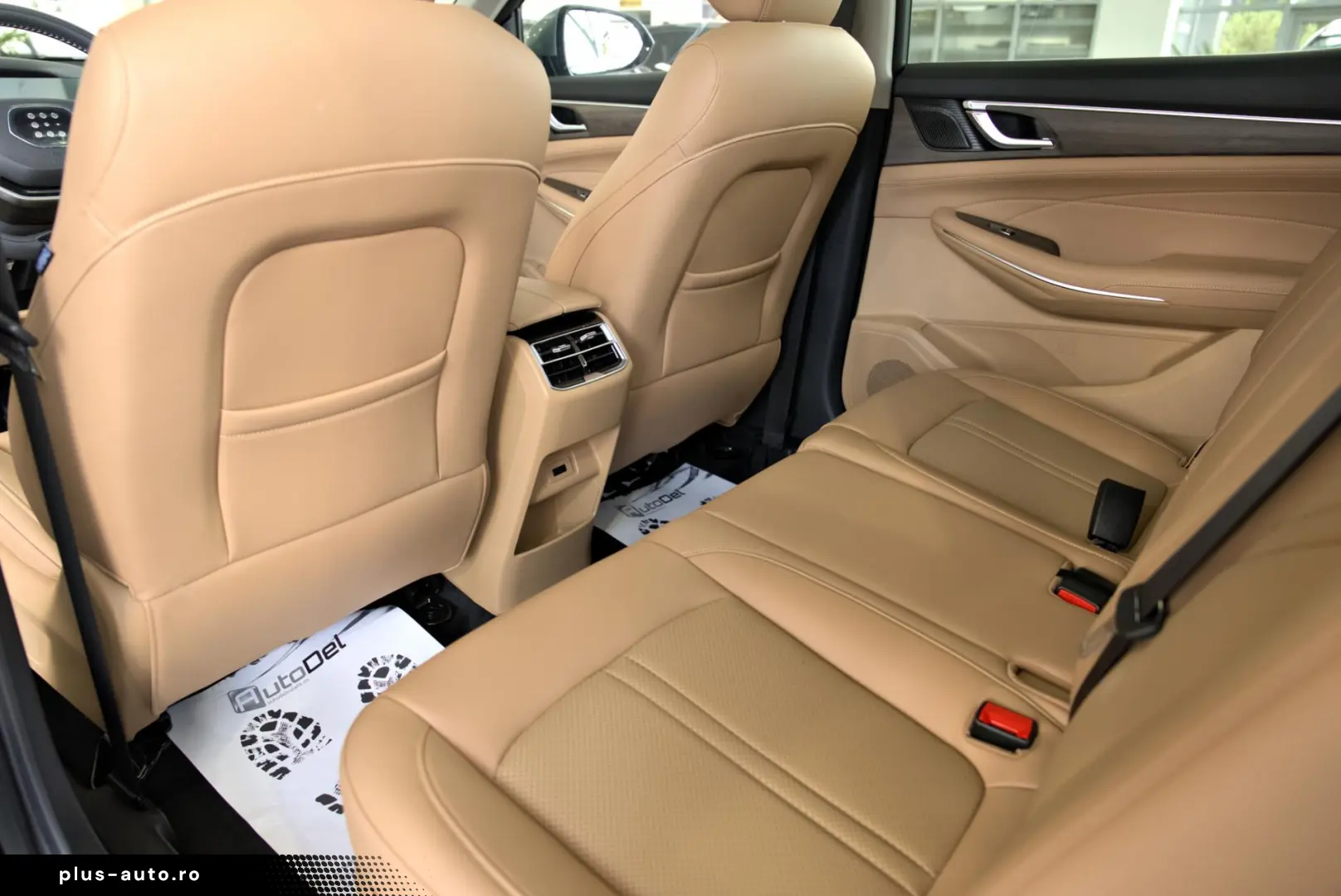 DFSK E5 1.5 2WD 174CP PHEV 7 locuri