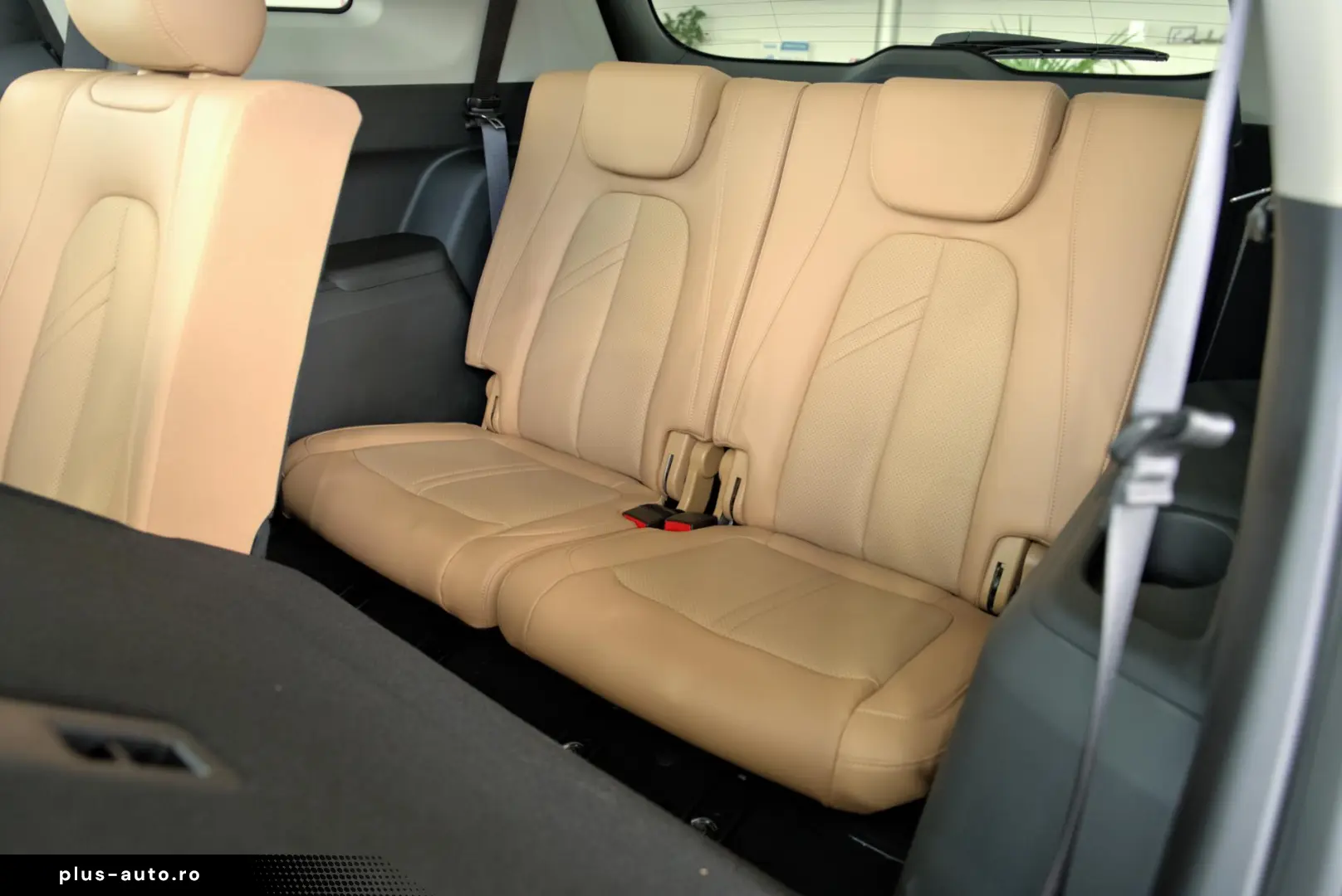 DFSK E5 1.5 2WD 174CP PHEV 7 locuri