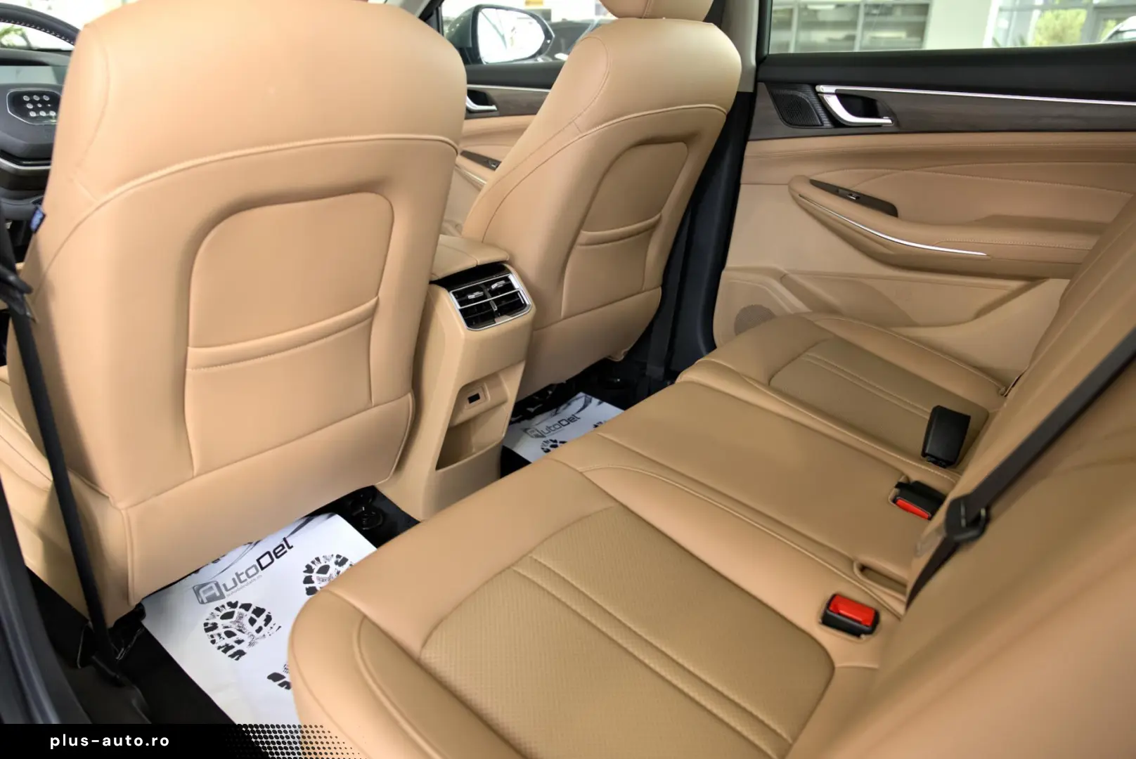 DFSK E5 1.5 2WD 174CP PHEV 7 locuri