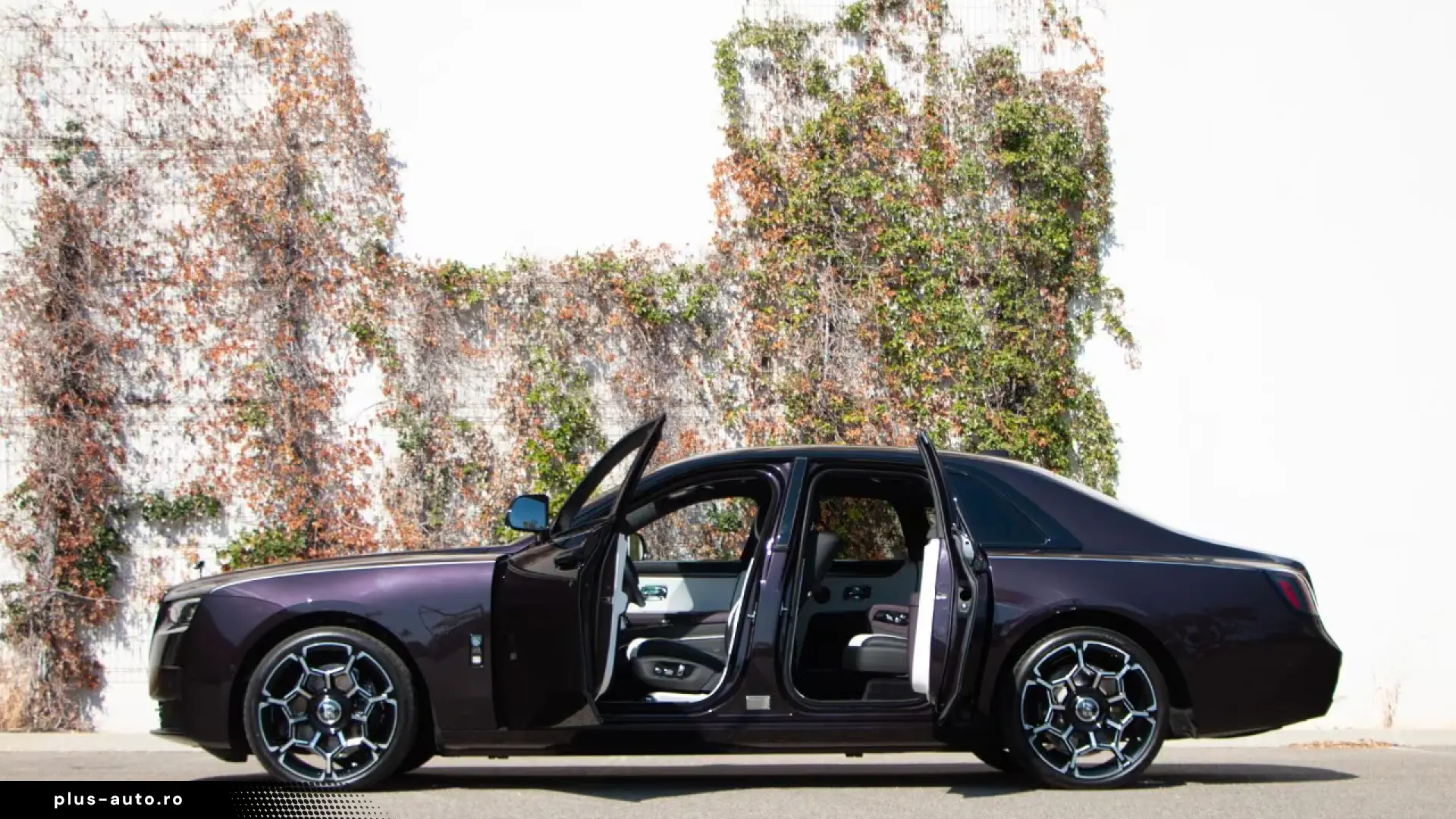 Rolls-Royce Black Badge Ghost