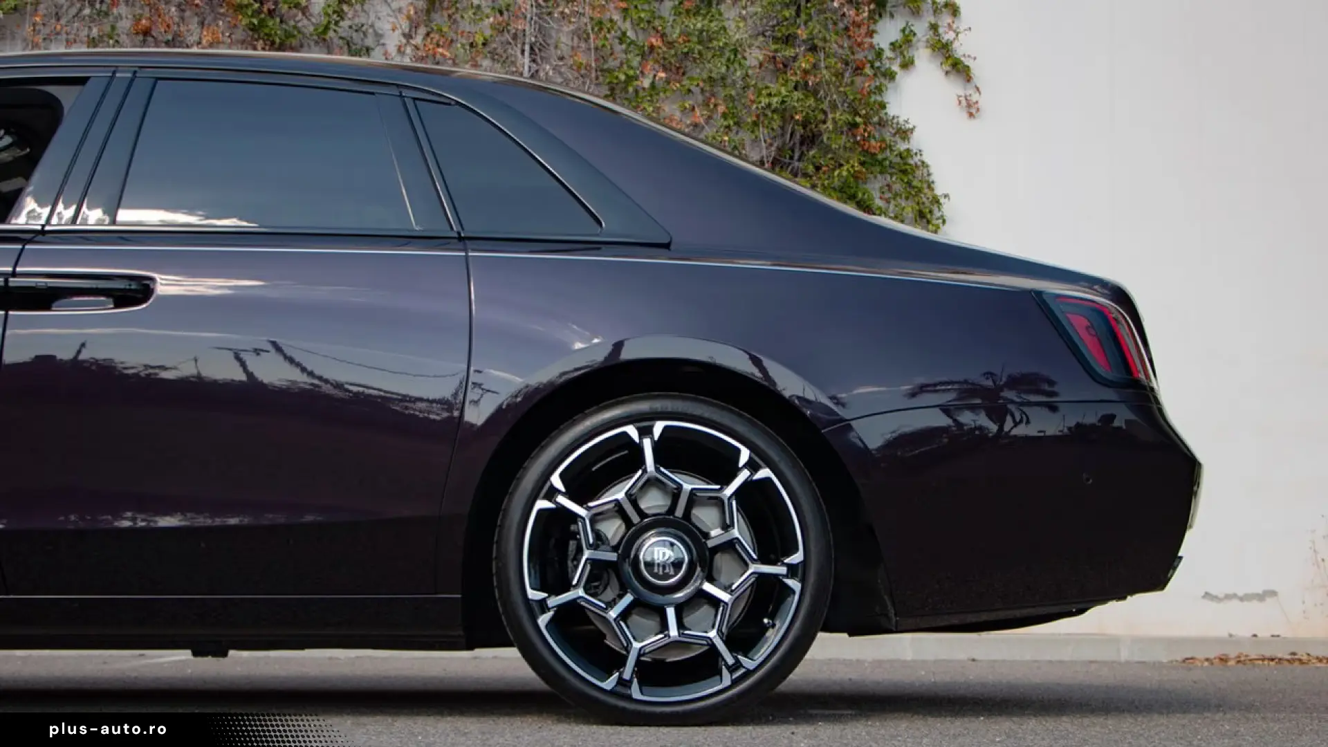Rolls-Royce Black Badge Ghost